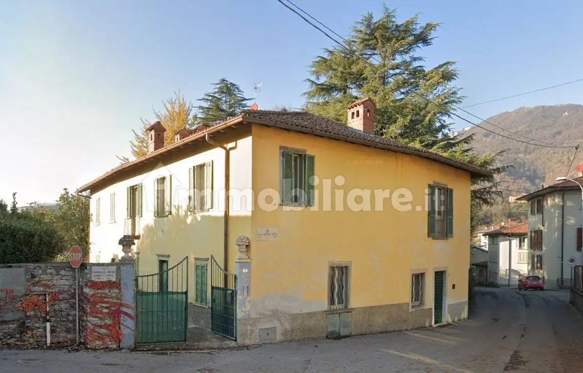 Villa in vendita a Almenno San Bartolomeo