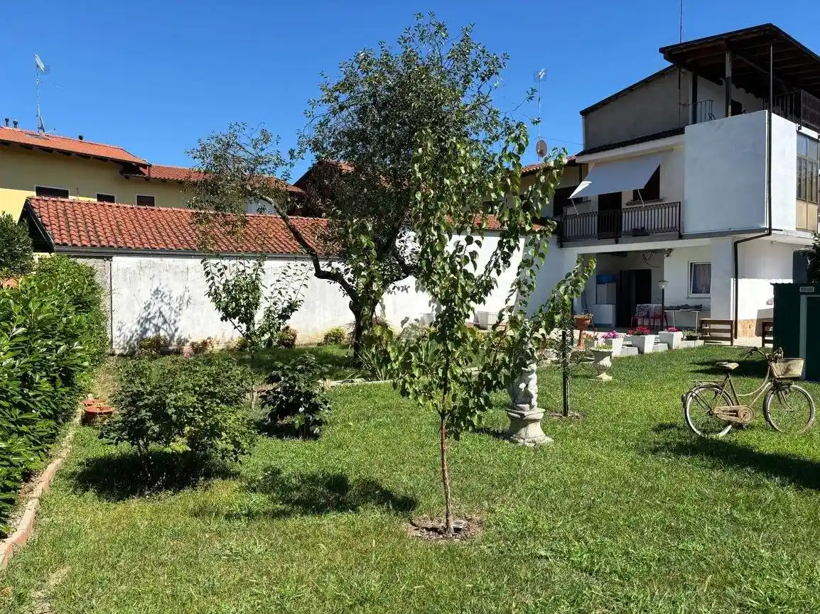 Terratetto unifamiliare via Cavour, Fara Novarese - foto 2