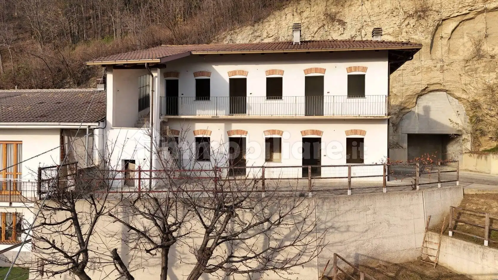 Rustico - Casale in vendita a Corneliano d'Alba