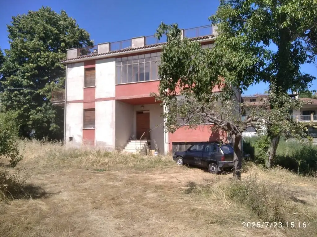 Casa indipendente in vendita a Teramo