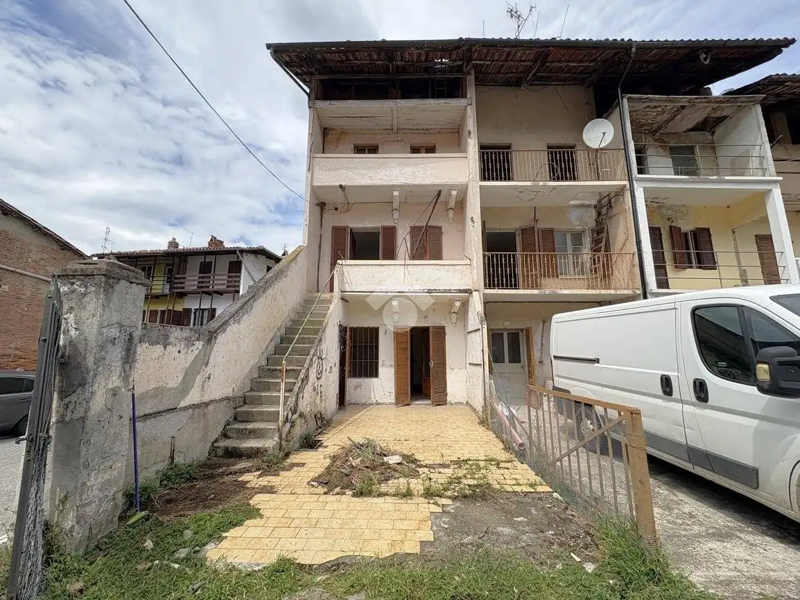 Rustico - Casale in vendita a Caravino