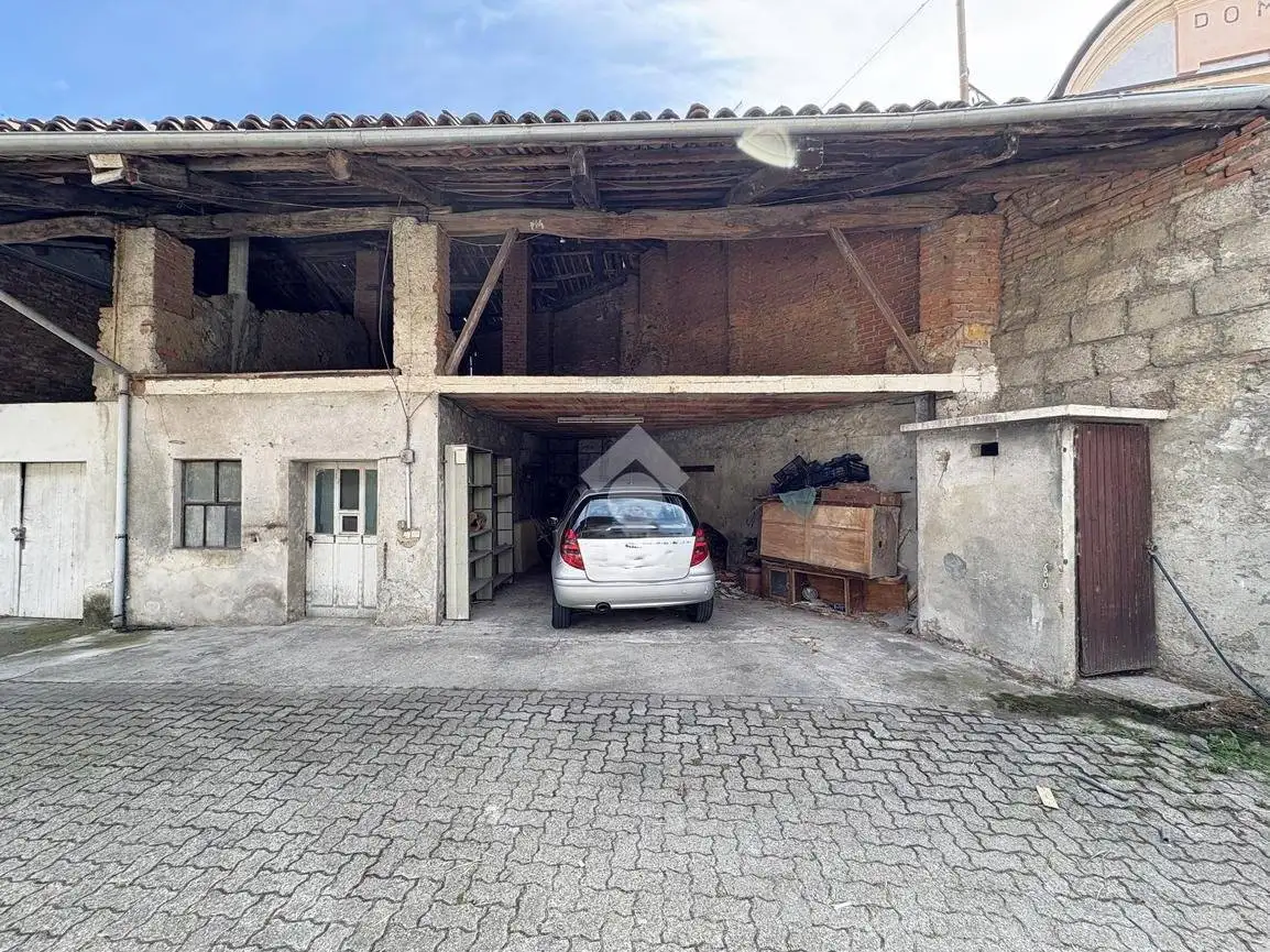 Rustico via via capitano saudino 35, Centro, Caravino - foto 2