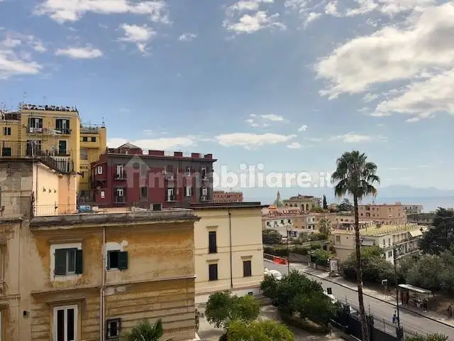 Appartamento in affitto a Napoli