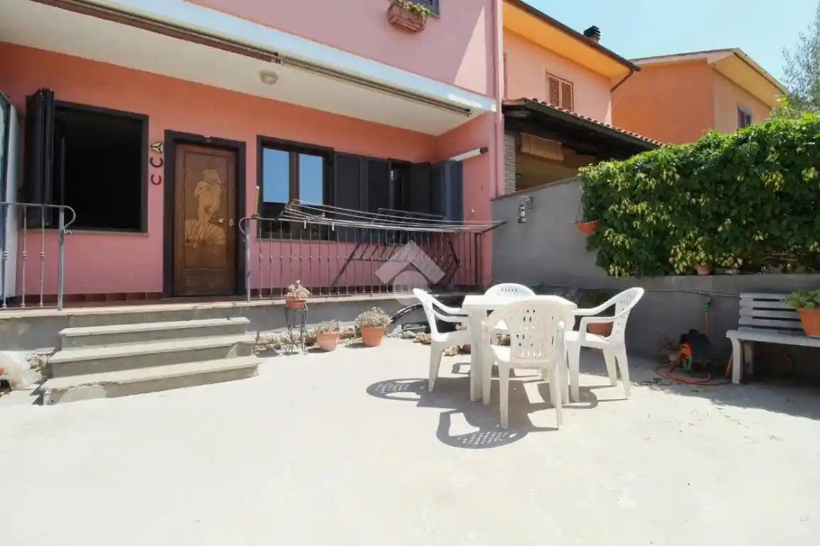 Villetta a schiera in vendita a Vetralla