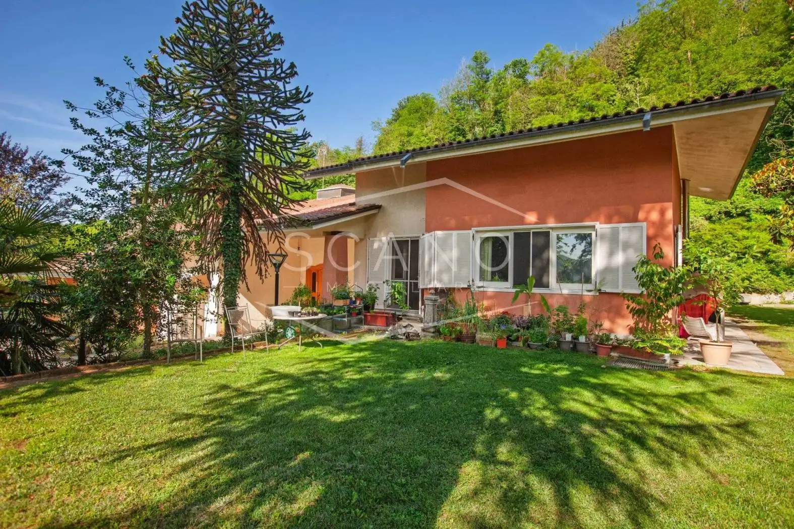 Casa indipendente in vendita a Monticello d'Alba