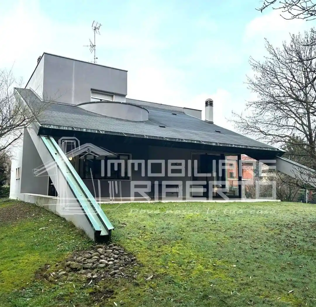 Villa in vendita a Paderno Dugnano