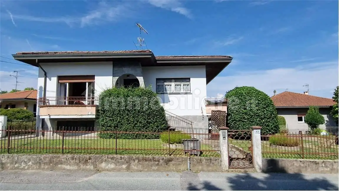 Villa in vendita a Comignago