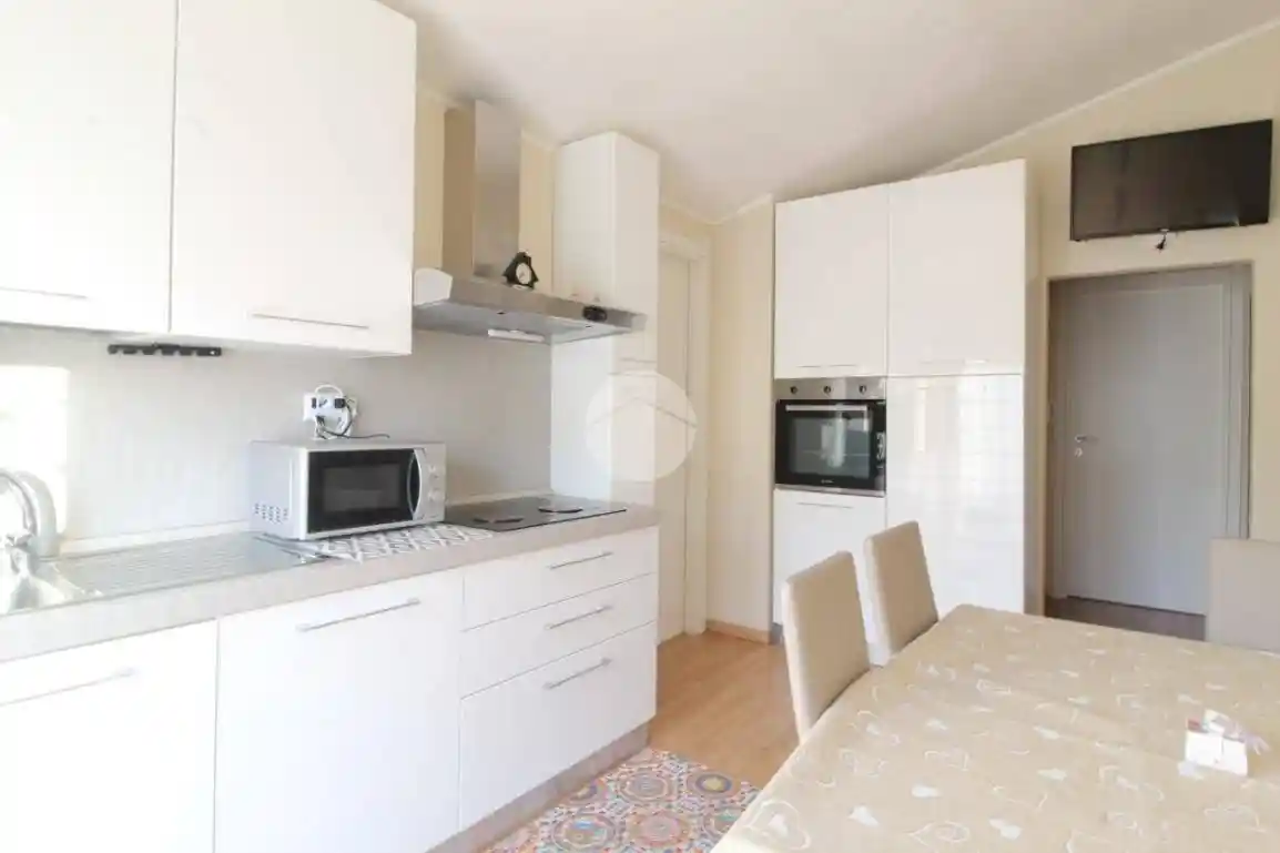 Trilocale via giuseppe garibaldi 156, Lungomare Marconi, Alba Adriatica - foto 4