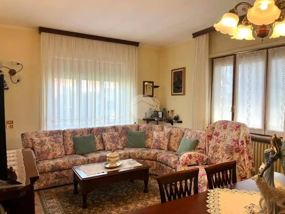 Villa in vendita a Vigliano Biellese