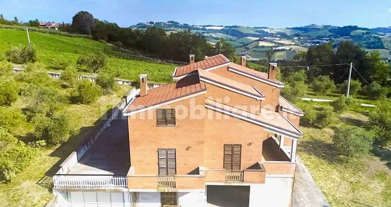 Rustico - Casale in vendita a Carassai