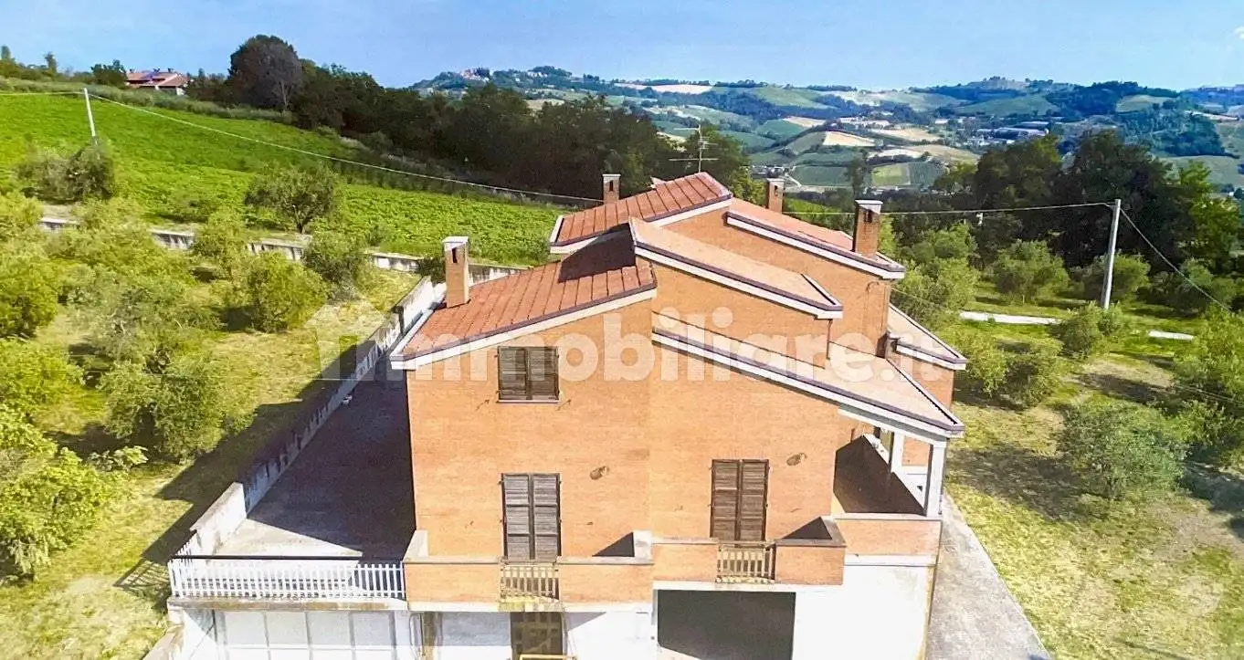 Rustico - Casale in vendita a Carassai