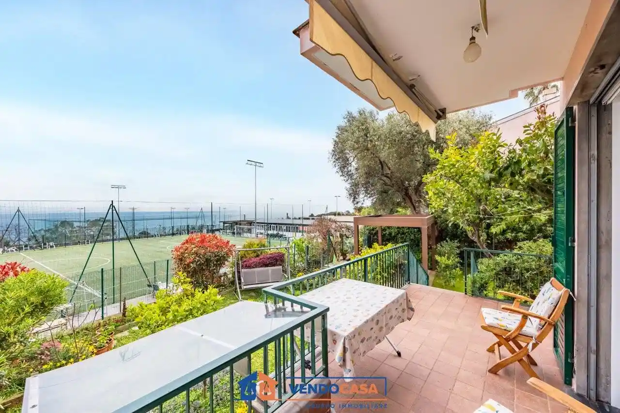 Appartamento in vendita a Varazze