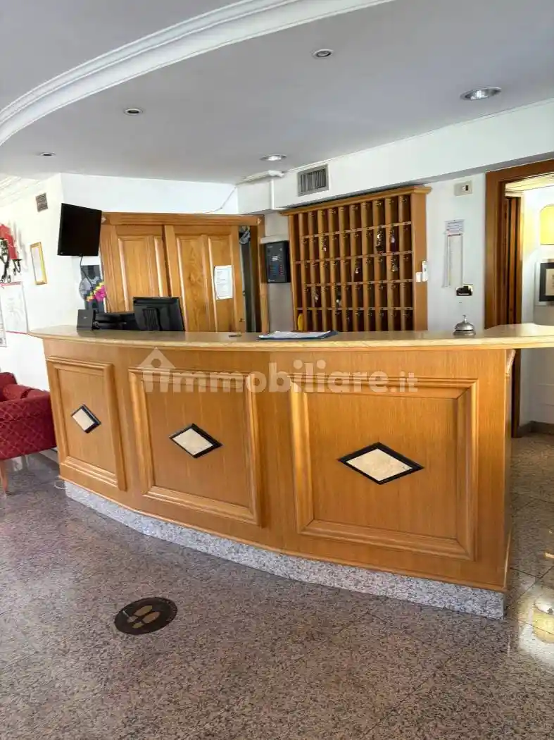 Palazzo - Edificio in vendita a Roma