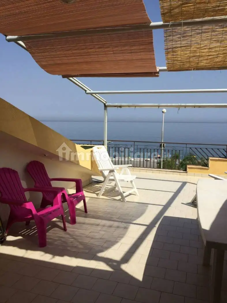 Appartamento in affitto a Roccalumera