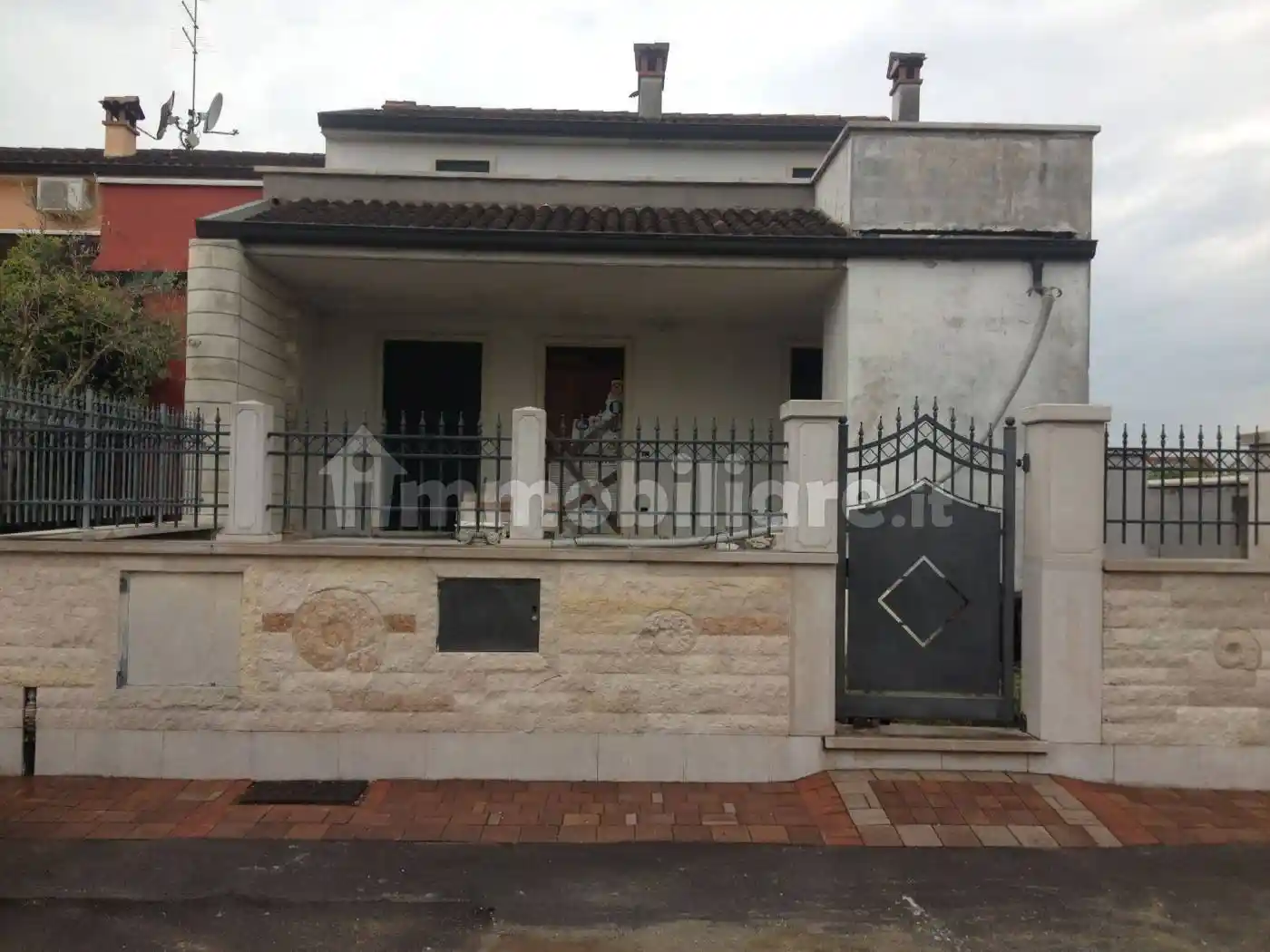 Villa in vendita a Villafranca di Verona
