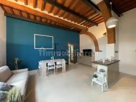 Casa indipendente in vendita a Campi Bisenzio