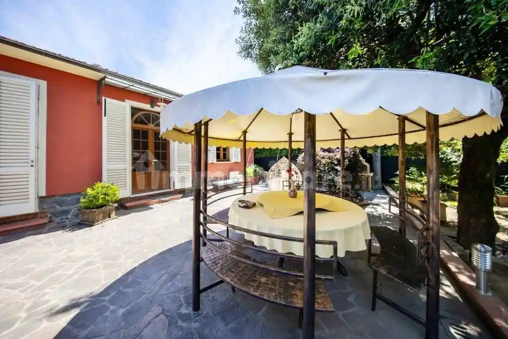 Villa in vendita a Pescia