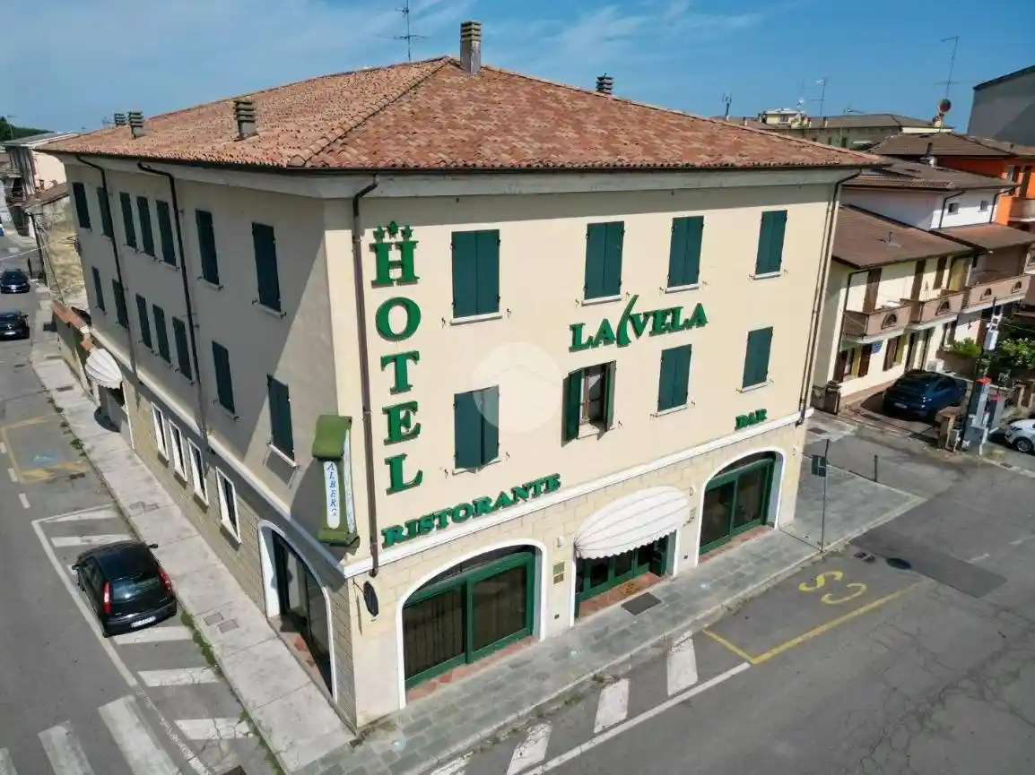 Palazzo - Edificio in vendita a Viadana