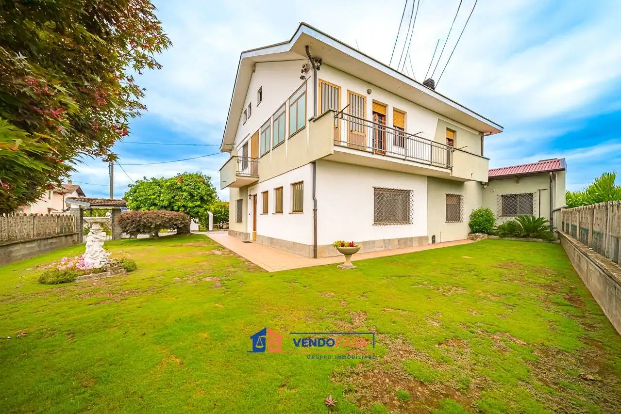 Villa in vendita a Casalgrasso