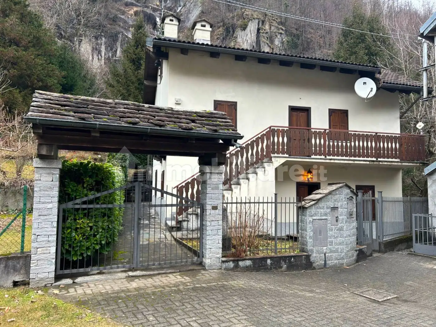 Casa indipendente in vendita a Calasca-Castiglione