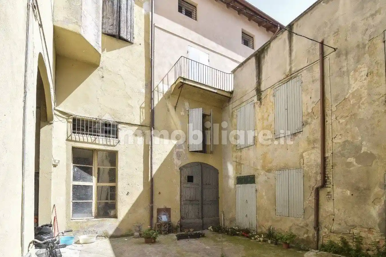 Palazzo - Edificio in vendita a Reggio Emilia