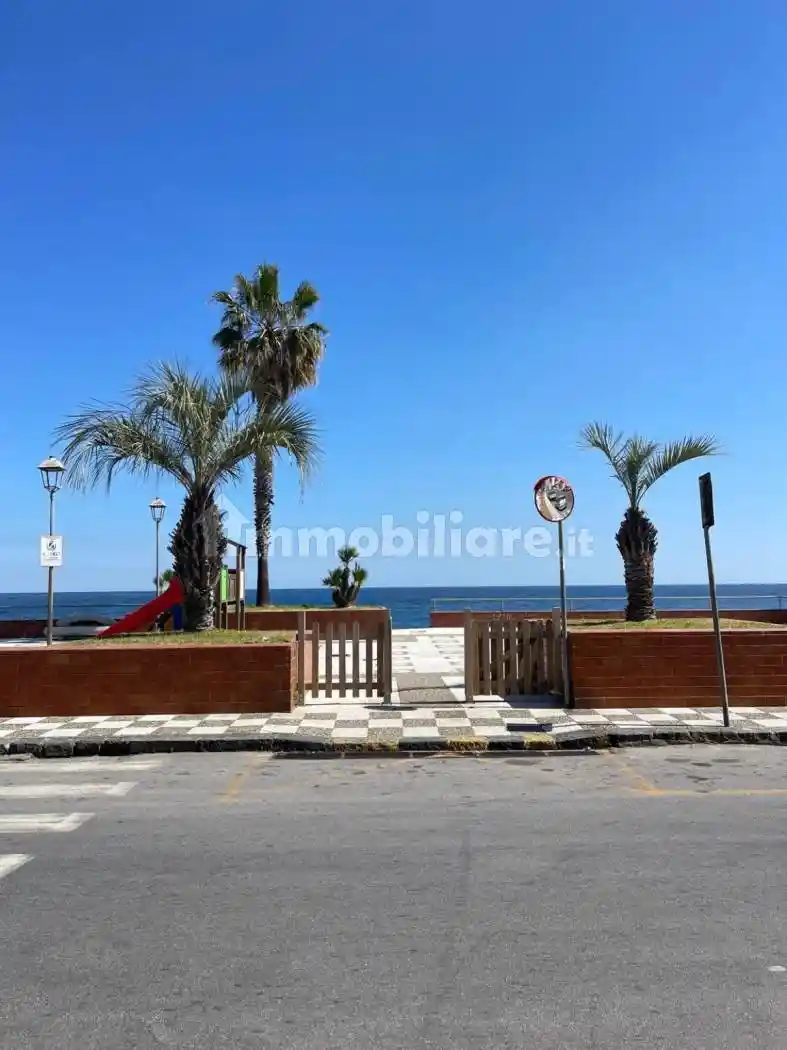 Casa indipendente in vendita a Nizza di Sicilia