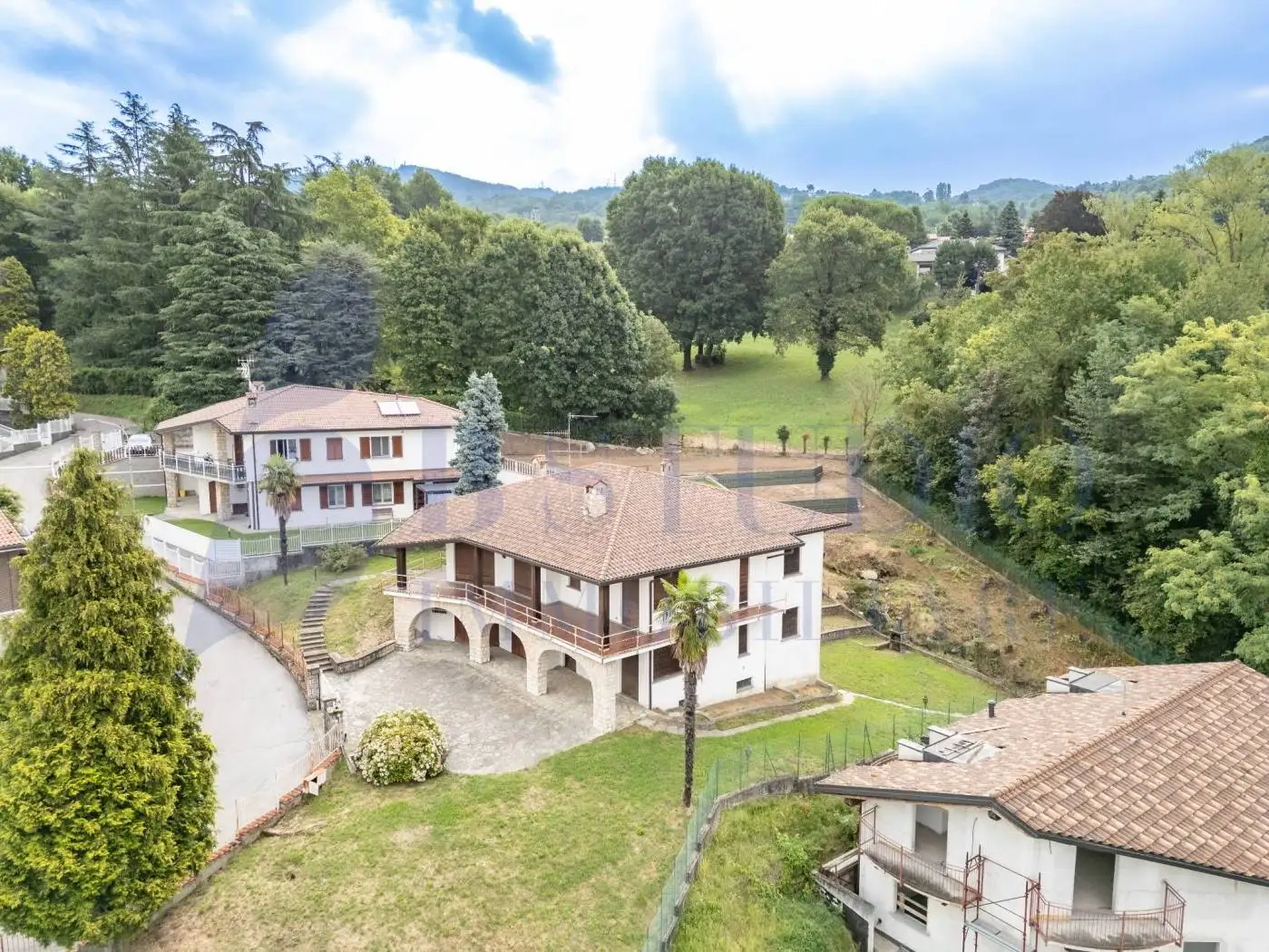 Villa in vendita a Dolzago