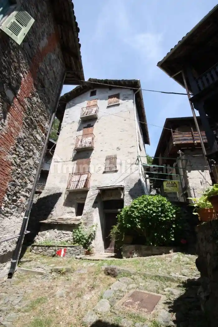 Casa indipendente in vendita a Varallo
