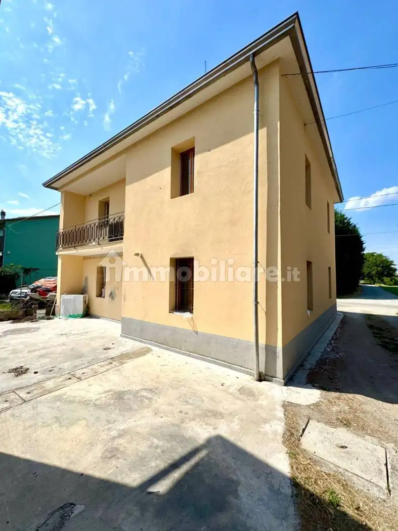 Villa in vendita a Brescello