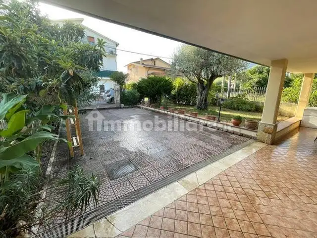 Villa in vendita a Villa Santa Lucia