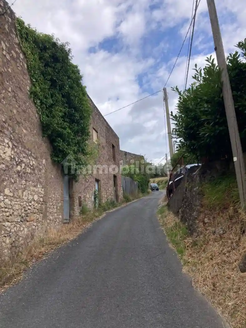 Rustico - Casale in vendita a Castel Madama