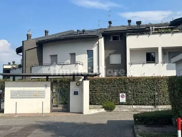 Palazzo - Edificio in vendita a Figino Serenza