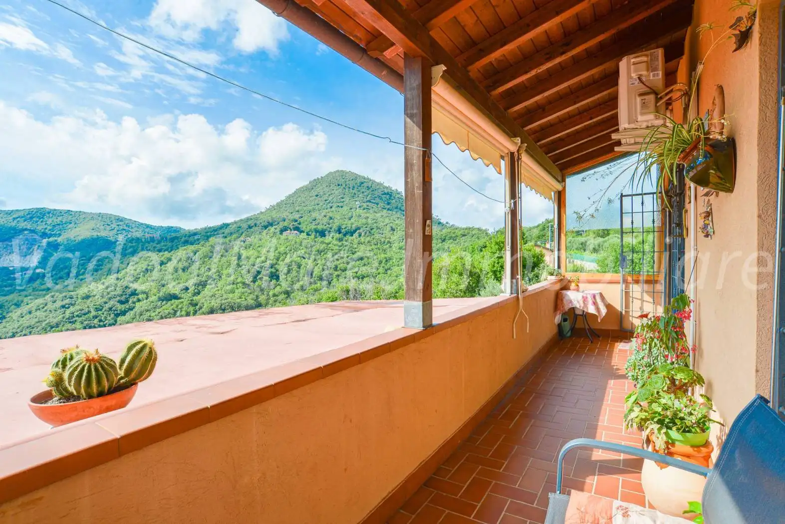 Appartamento in vendita a Vezzi Portio