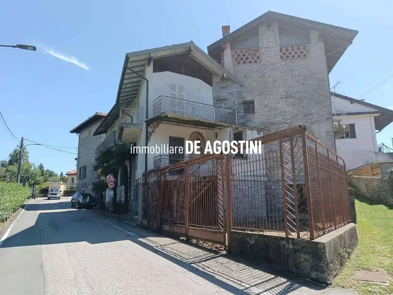 Casa indipendente in vendita a Arona