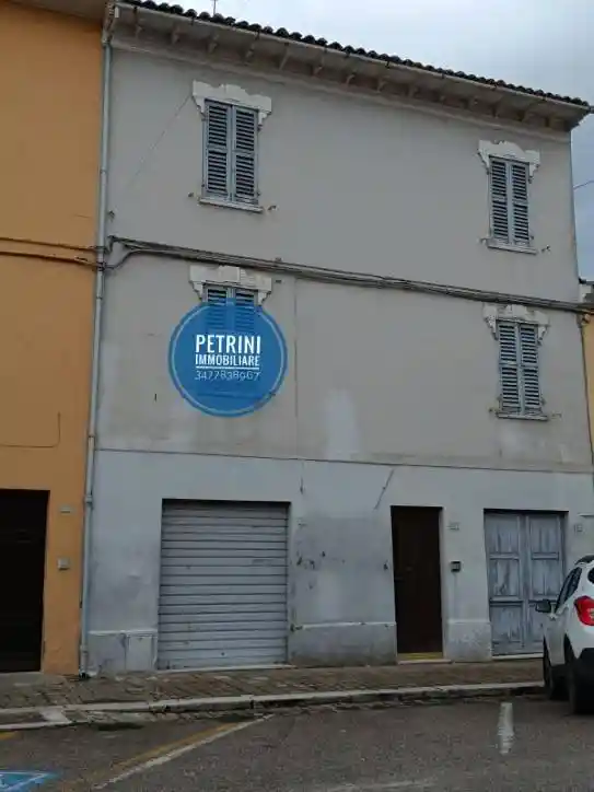 Casa indipendente in vendita a Terre Roveresche