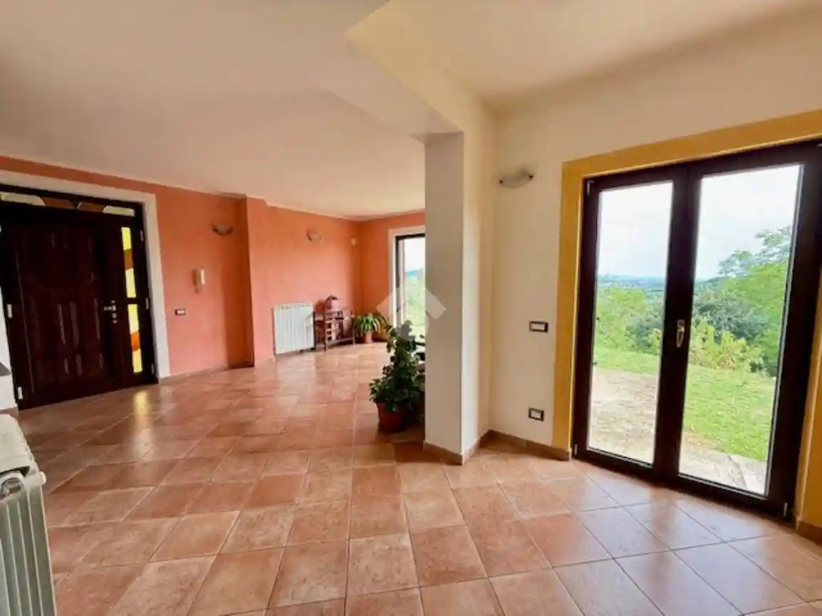 Rustico - Casale in vendita a Montefiascone