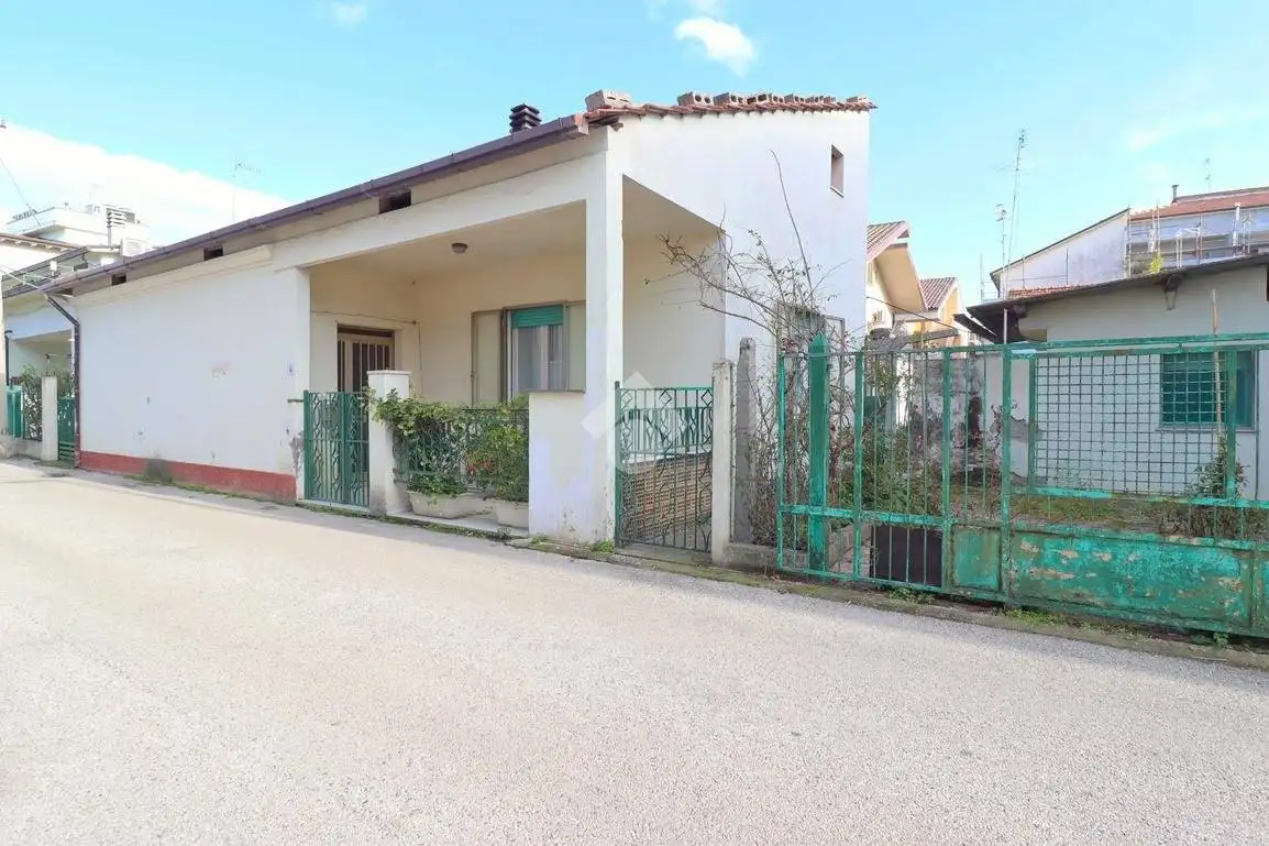 Casa indipendente in vendita a Giulianova