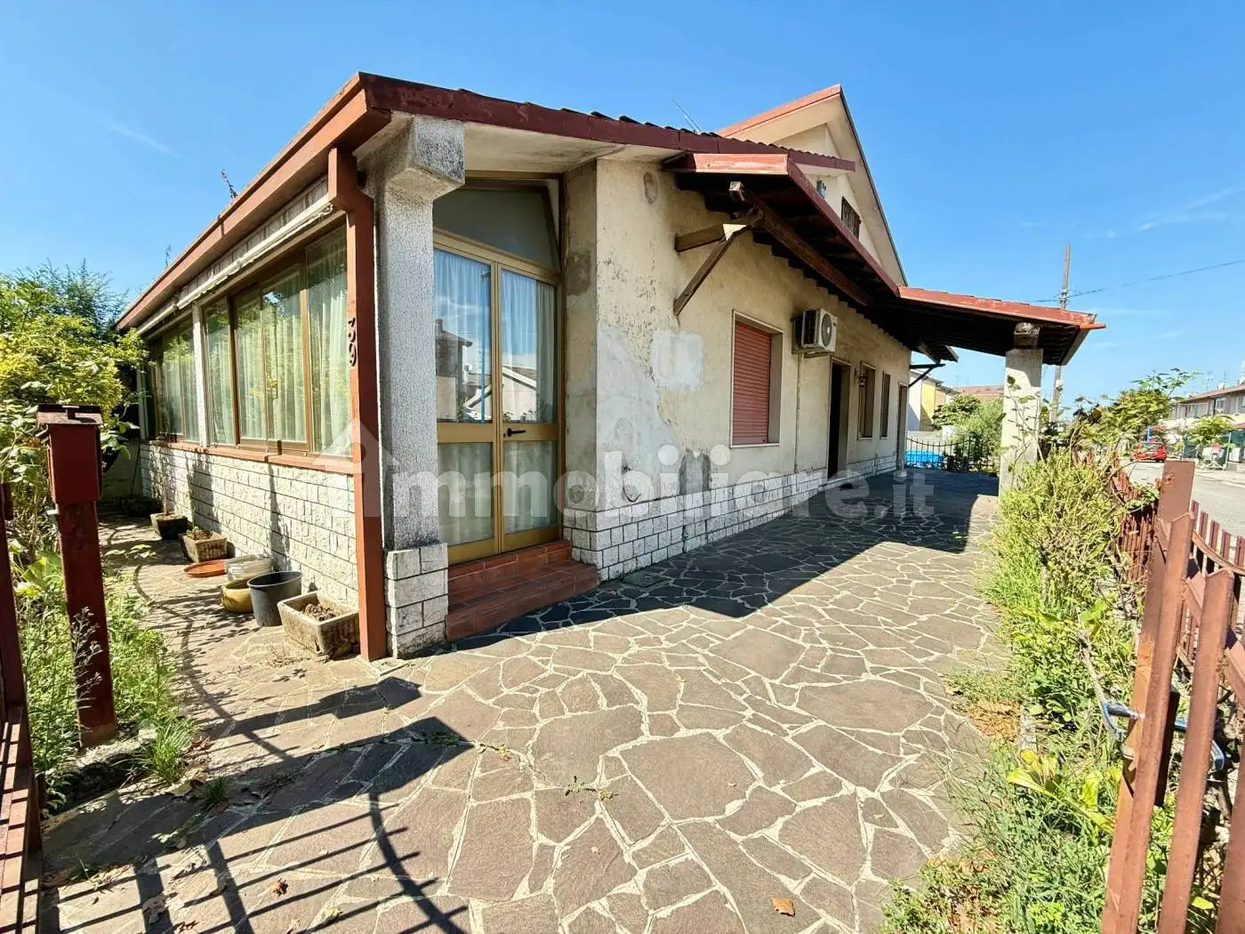 Casa indipendente in vendita a Brescia