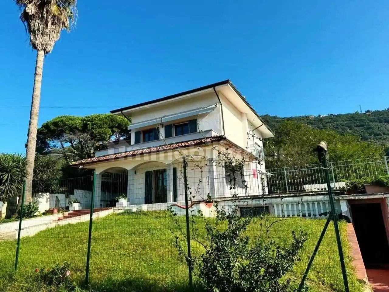 Villa in vendita a Carrara