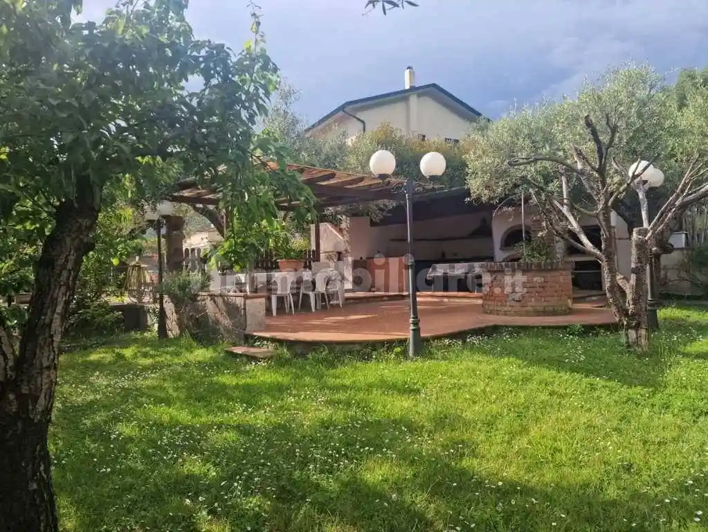 Villetta a schiera in vendita a Carrara