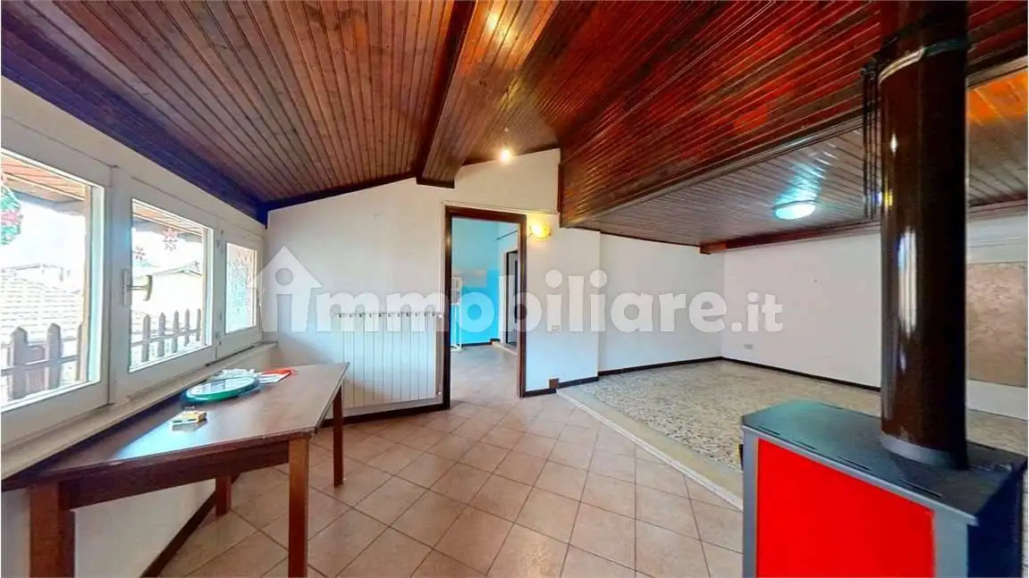 Mansarda via Giuseppe Mazzini, Caravate - foto 2