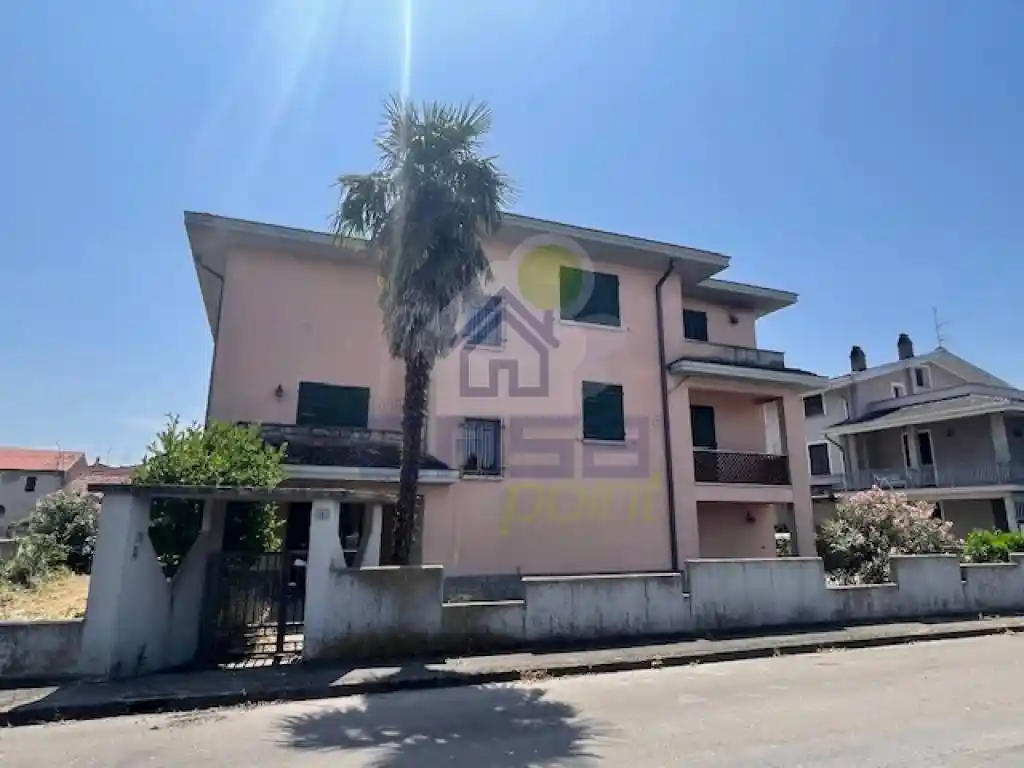 Appartamento in vendita a Castelvetro Piacentino