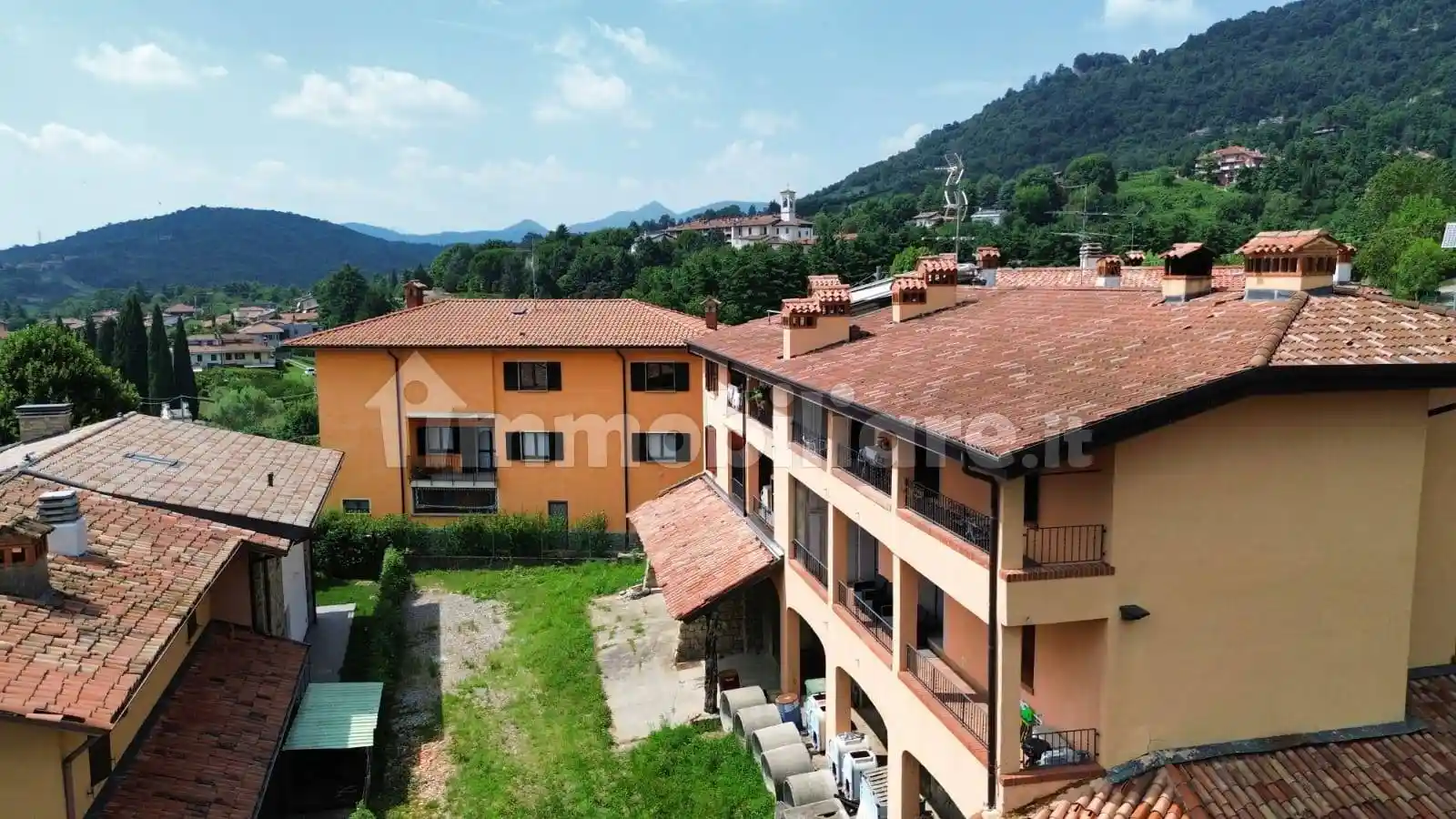 Rustico - Casale in vendita a Scanzorosciate