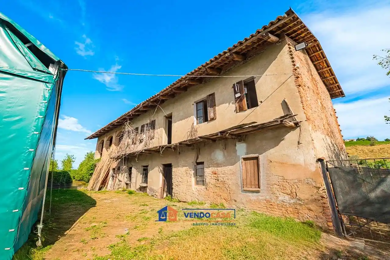 Rustico - Casale in vendita a Santa Vittoria d'Alba