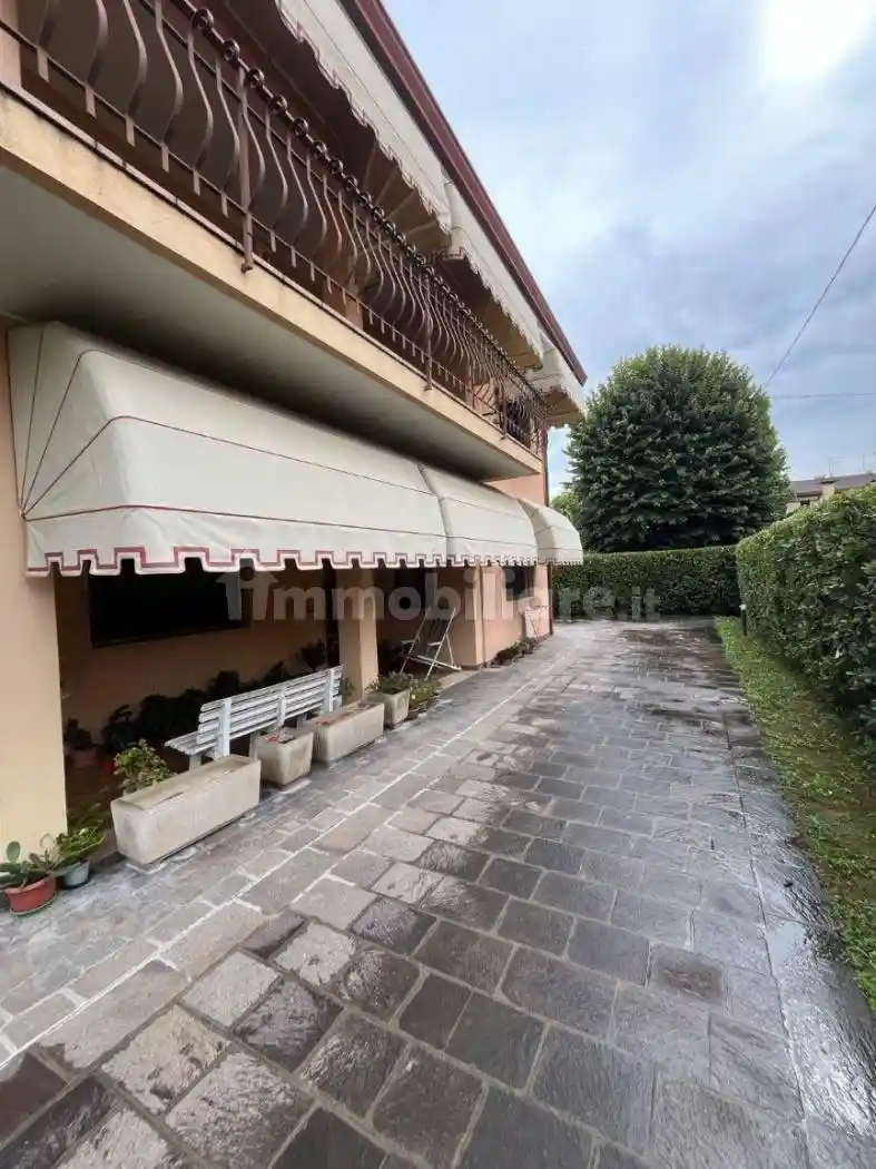 Villa in vendita a Massanzago