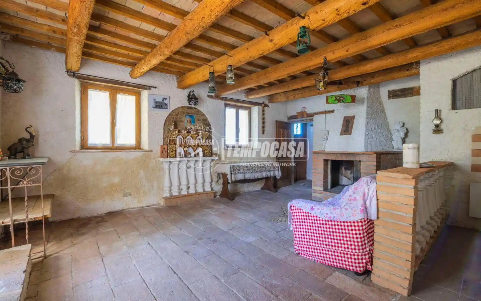 Palazzo - Edificio in vendita a San Costanzo