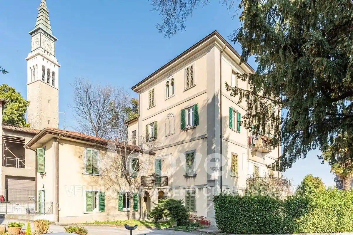 Palazzo - Edificio in vendita a Ponte San Pietro