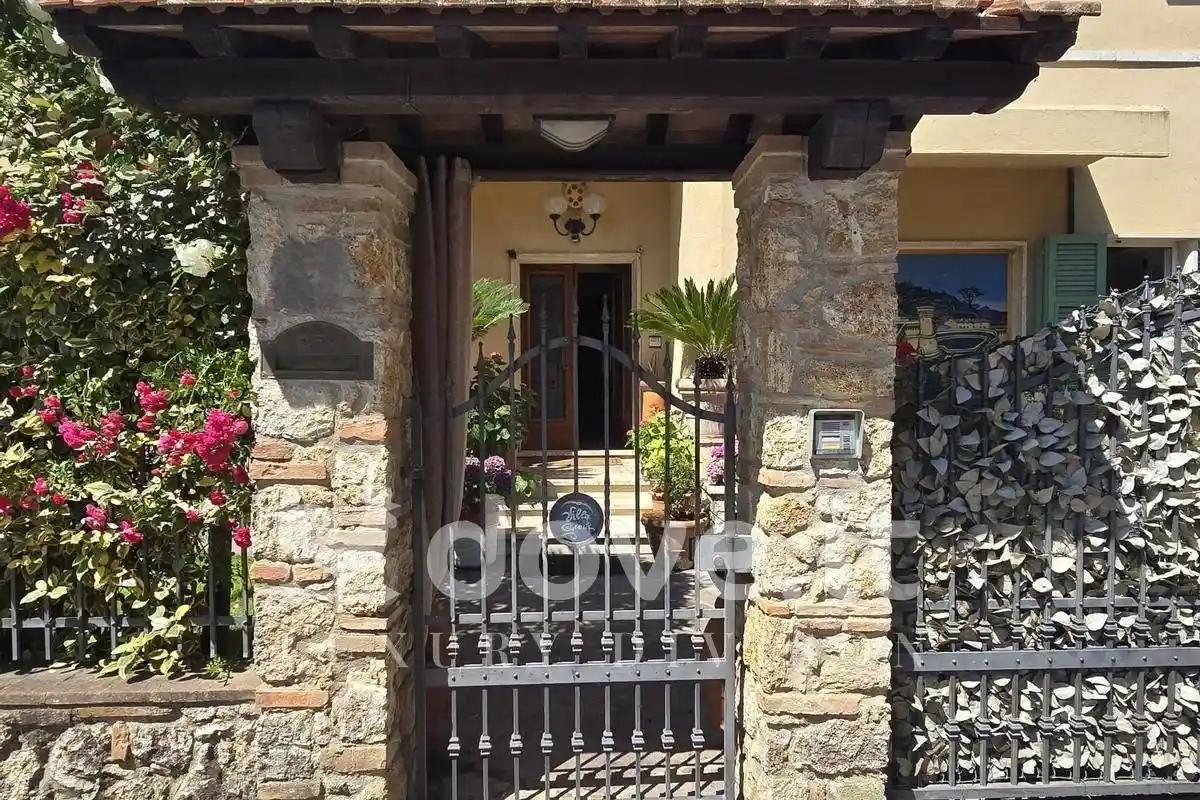 Villa in vendita a Sarteano