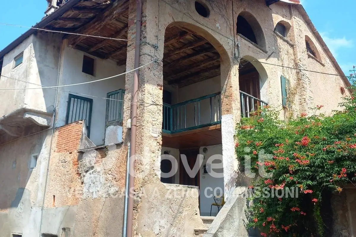 Appartamento in vendita a Cuasso al Monte