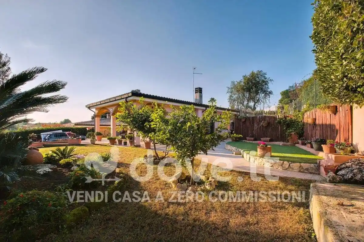 Villa unifamiliare viale Priamo 62, Colli di Enea - Sedici Pini, Pomezia - foto 2